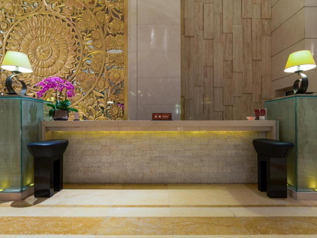 Huana Hotel Minhang Shanghai Exterior photo