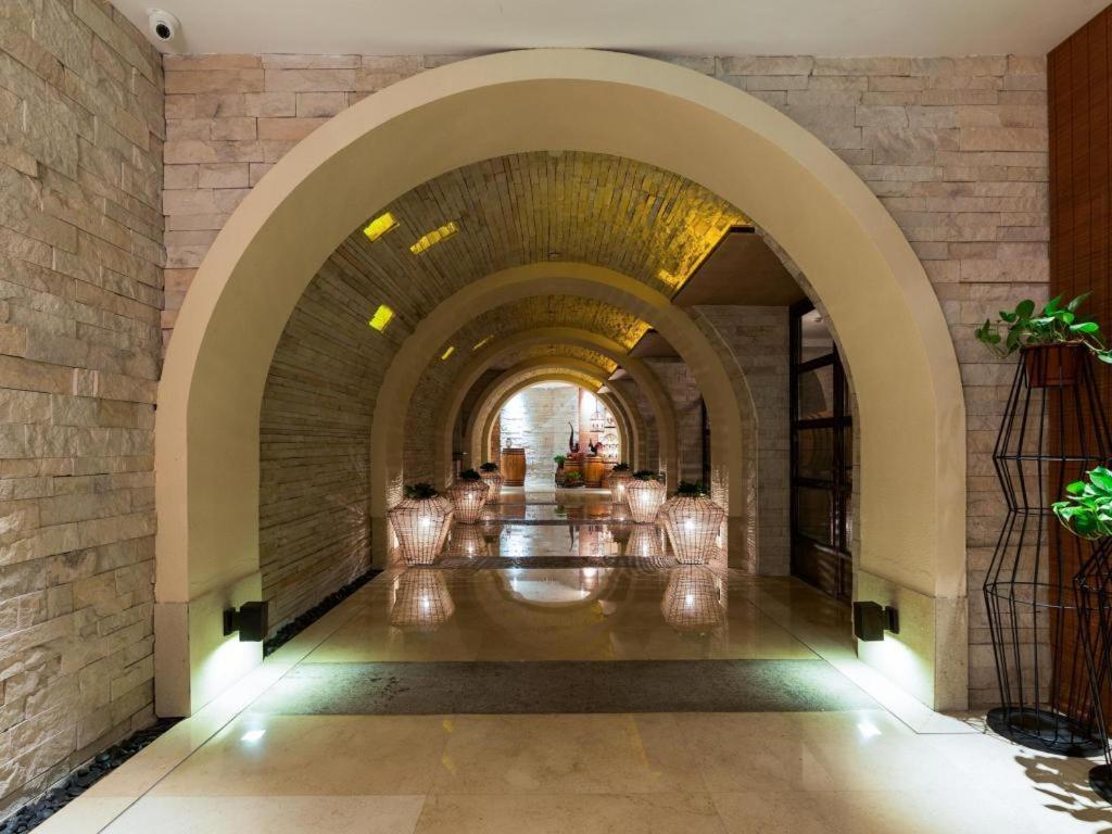 Huana Hotel Minhang Shanghai Exterior photo