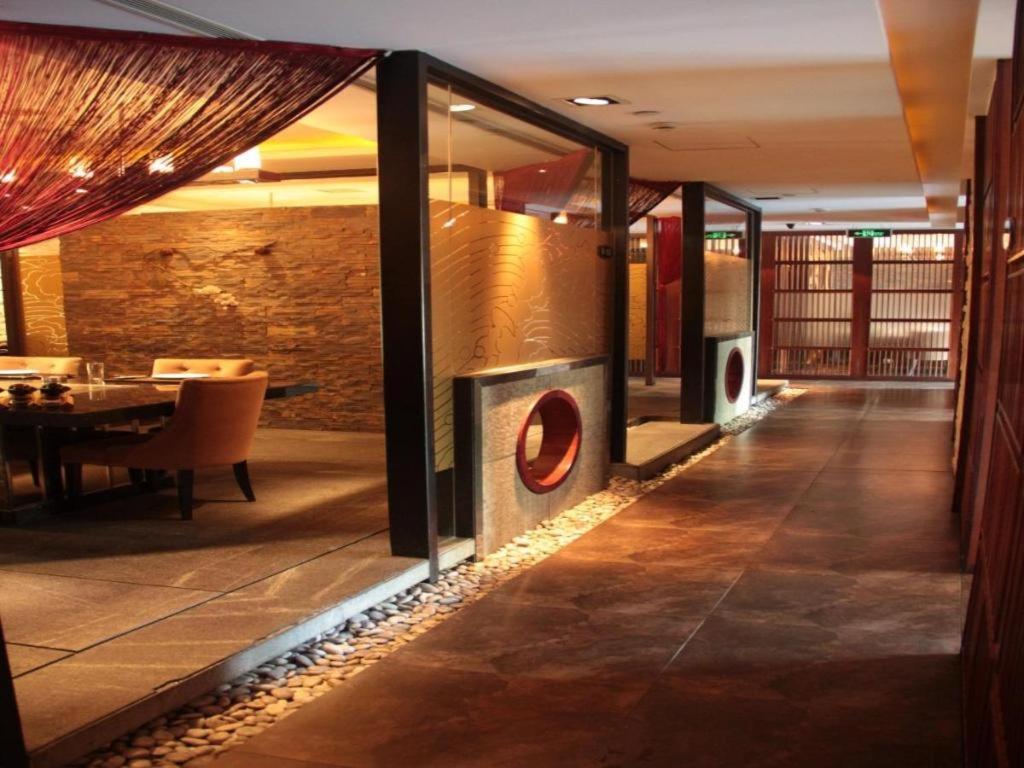 Huana Hotel Minhang Shanghai Exterior photo