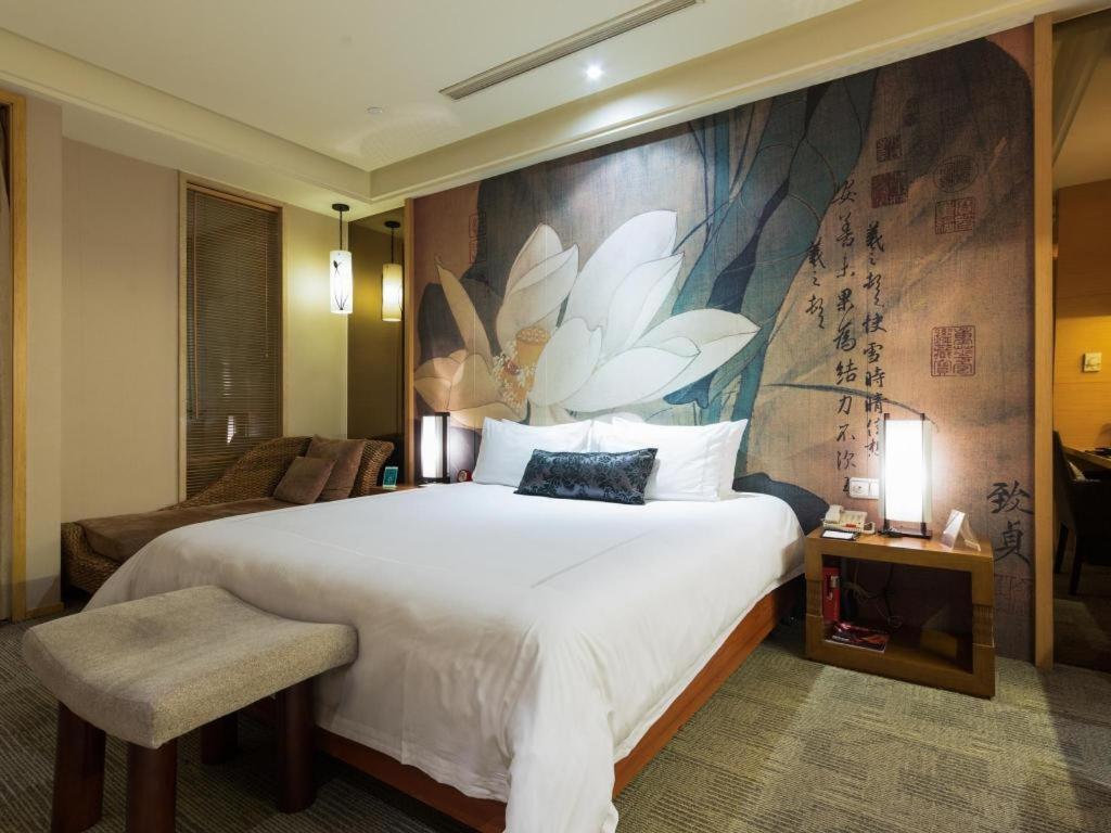 Huana Hotel Minhang Shanghai Exterior photo