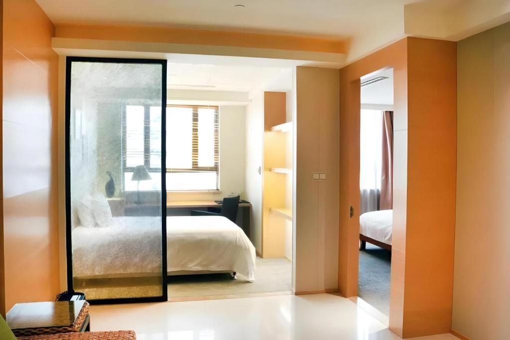 Huana Hotel Minhang Shanghai Exterior photo