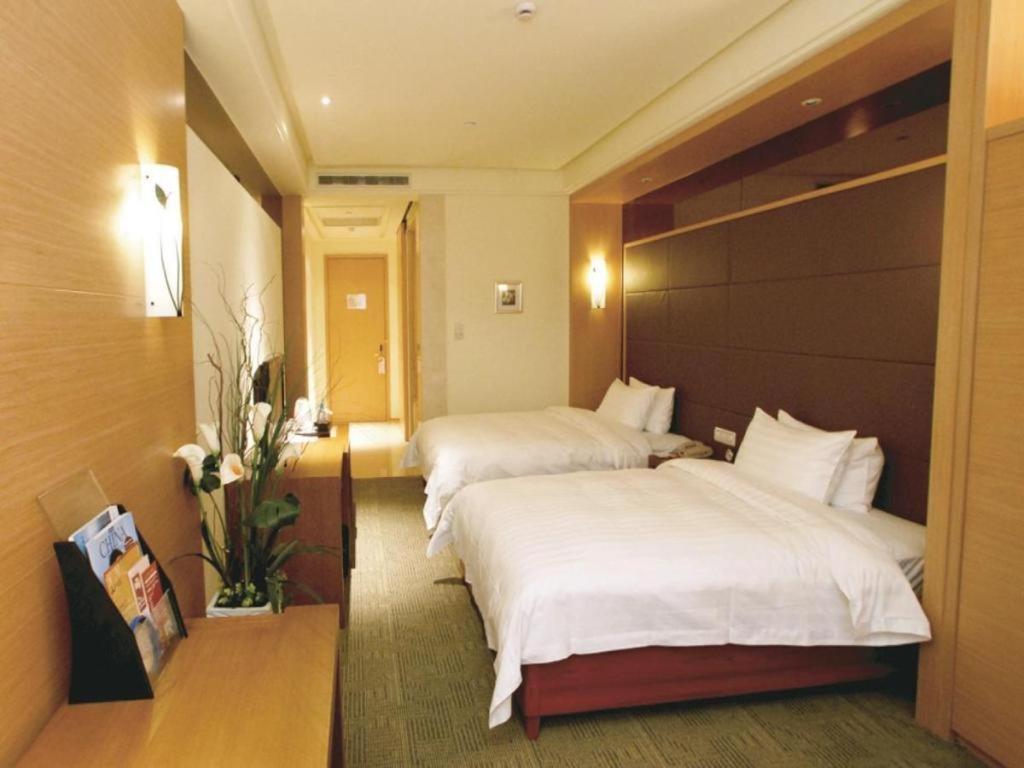 Huana Hotel Minhang Shanghai Exterior photo