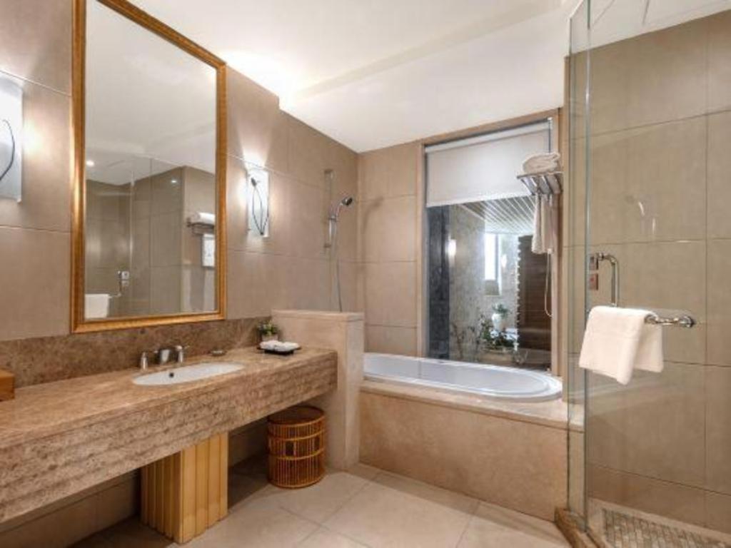 Huana Hotel Minhang Shanghai Exterior photo