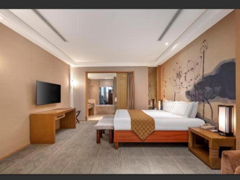 Huana Hotel Minhang Shanghai Exterior photo