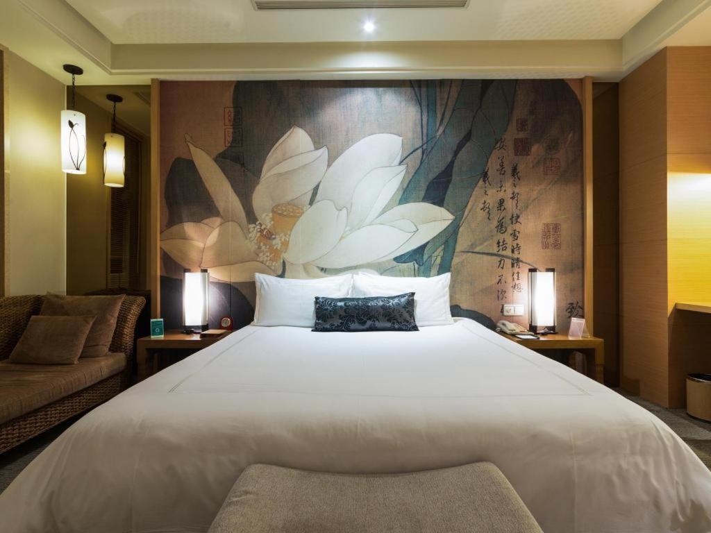 Huana Hotel Minhang Shanghai Exterior photo