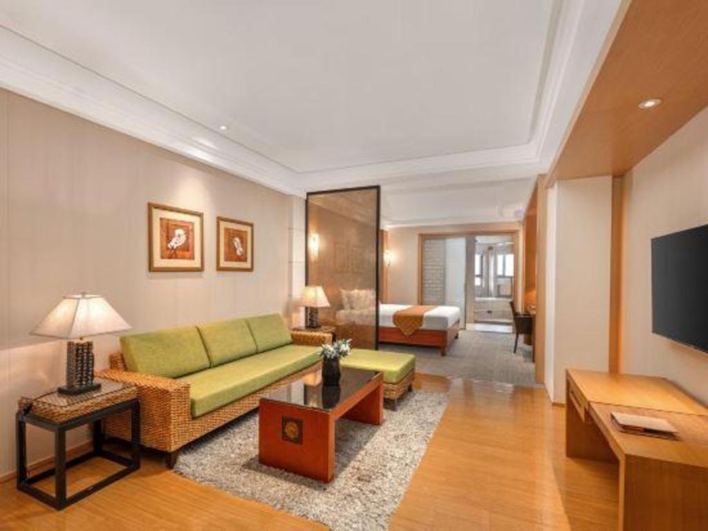 Huana Hotel Minhang Shanghai Exterior photo