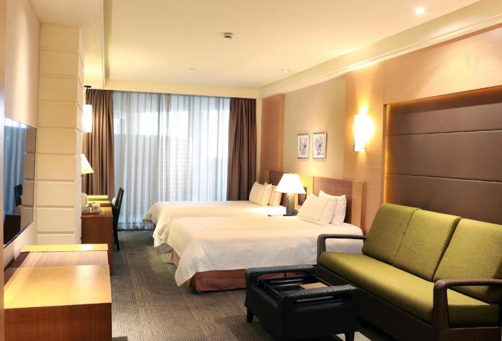 Huana Hotel Minhang Shanghai Exterior photo