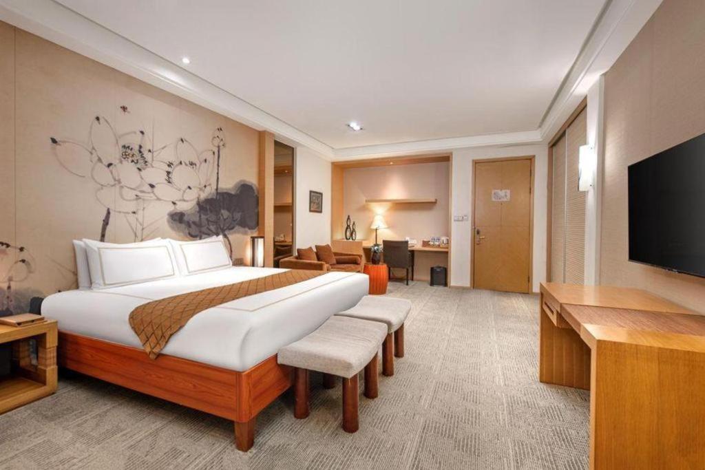 Huana Hotel Minhang Shanghai Exterior photo